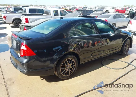 2010 Ford Fusion Se z USA, uszkodzony, nr VIN 3FAHP0HAXAR101484